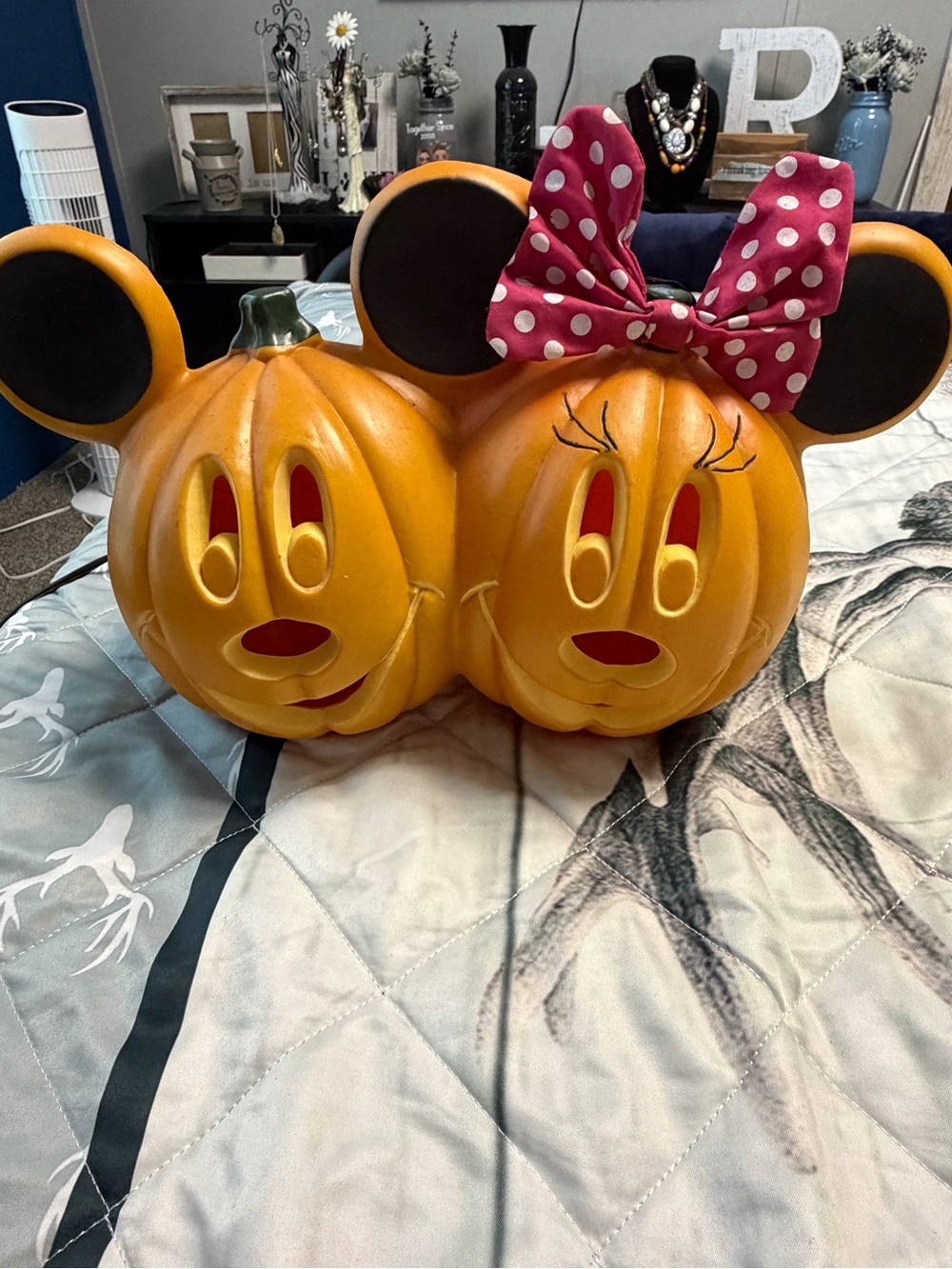 Kids Halloween Minnie & Mickey Pumpkin Light up